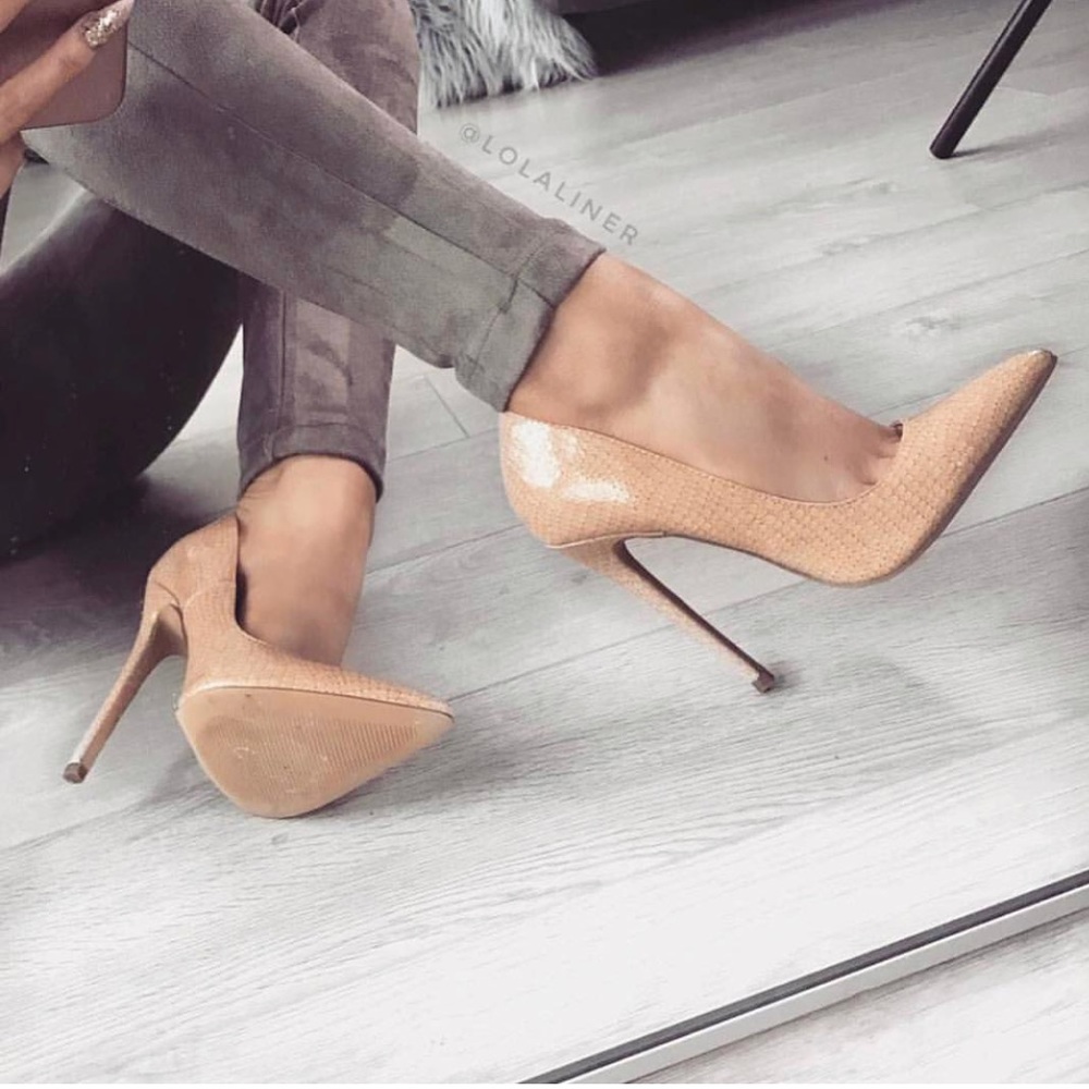 Lolashoutiqe nude pumps!